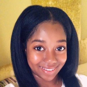 Meet your Posher, Bebe